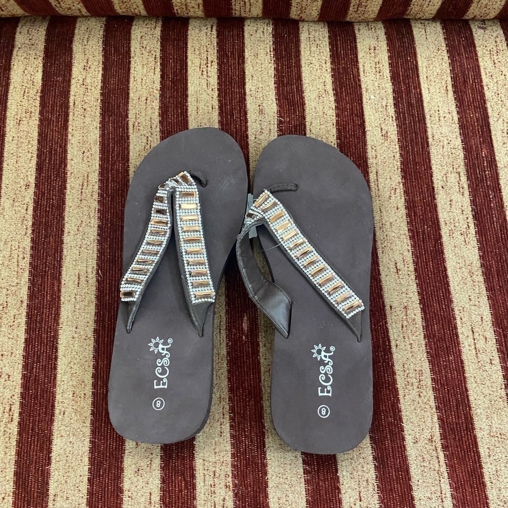 NWT ESCA brown wedge flip flops with gold bar and rhinestone straps size 8